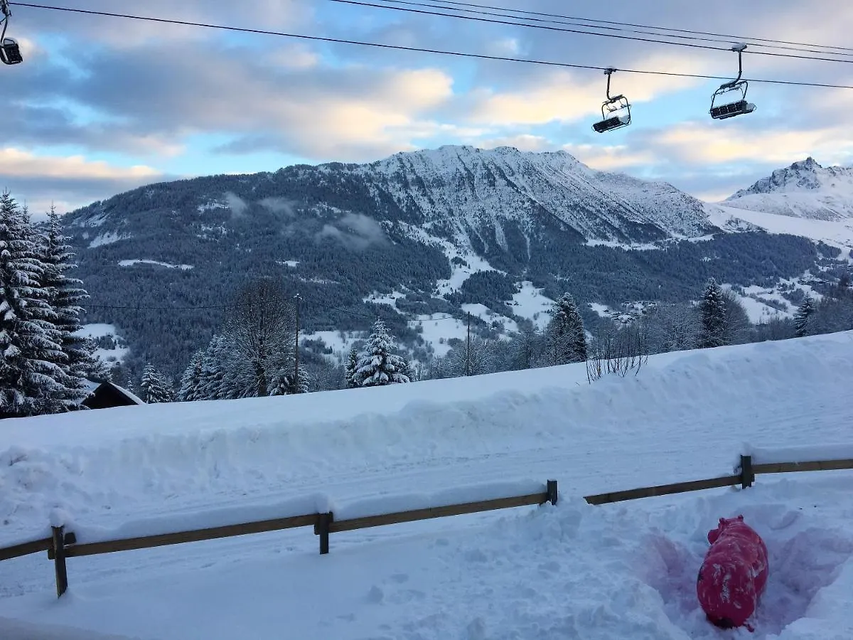 Chalet Chaleureux Avec Vue Sur Les Montagnes De La Lechere