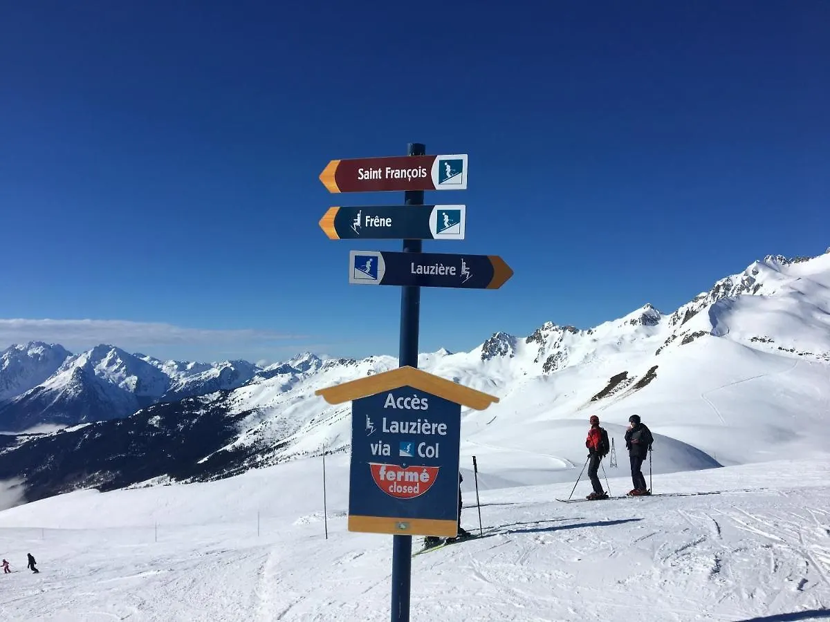 Chalet Chaleureux Avec Vue Sur Les Montagnes De La Lechere